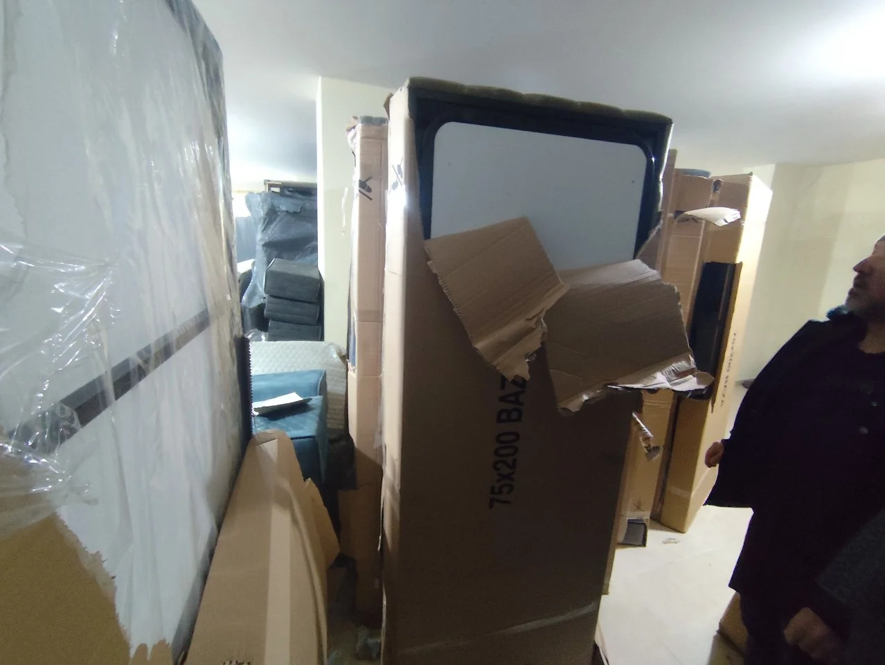 80 ADET MOBİLYA VE ELEKTRİKLİ EV ALETLERİ