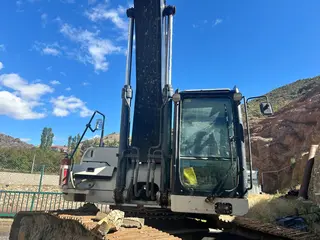 HİDROMEK MARKA HMK300LC-3 LR SERİSİ UZUN BOMLU İŞ MAKİNESİ  